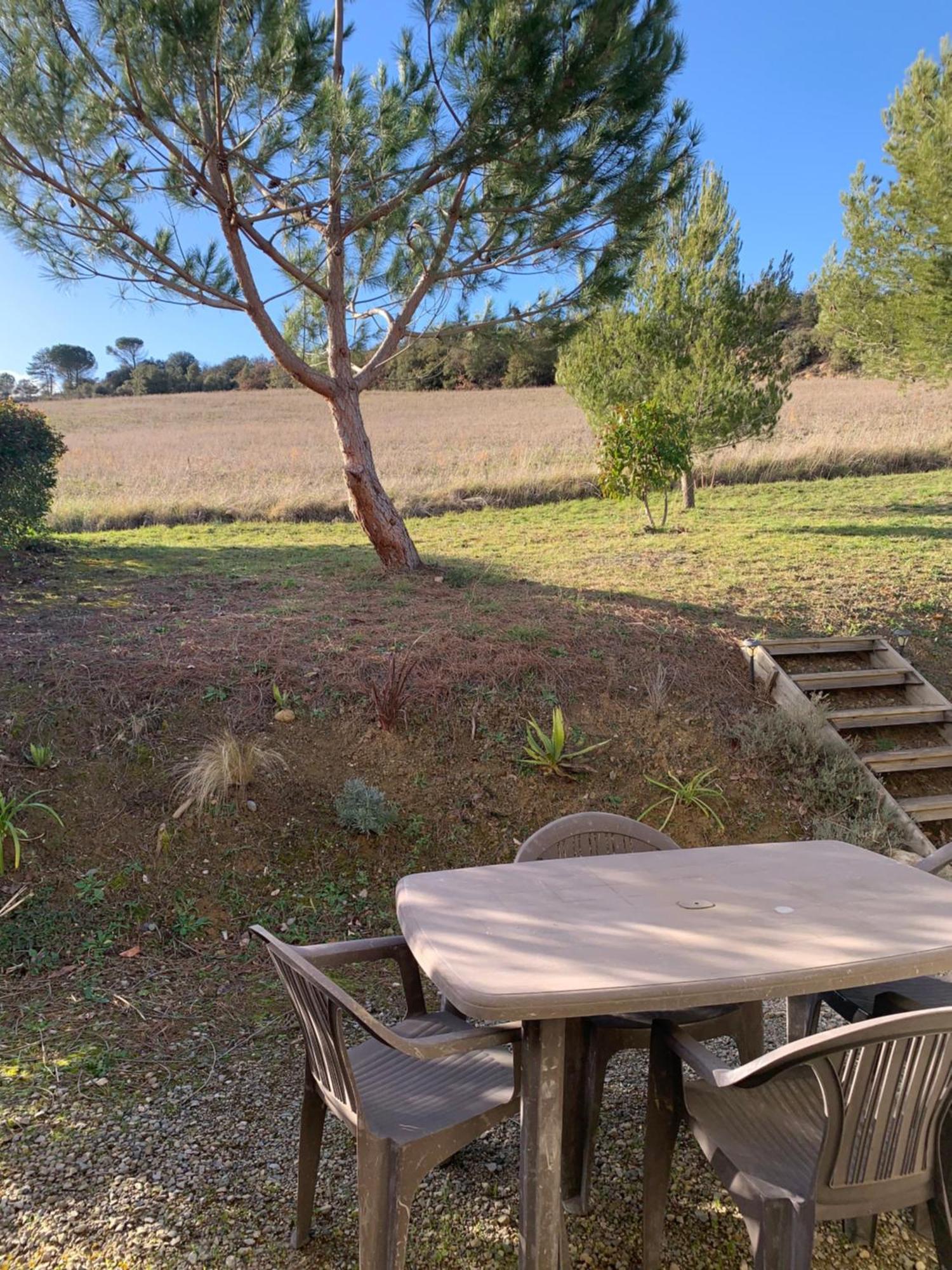 Gites "Entre Les Vignes" Tourreilles 外观 照片