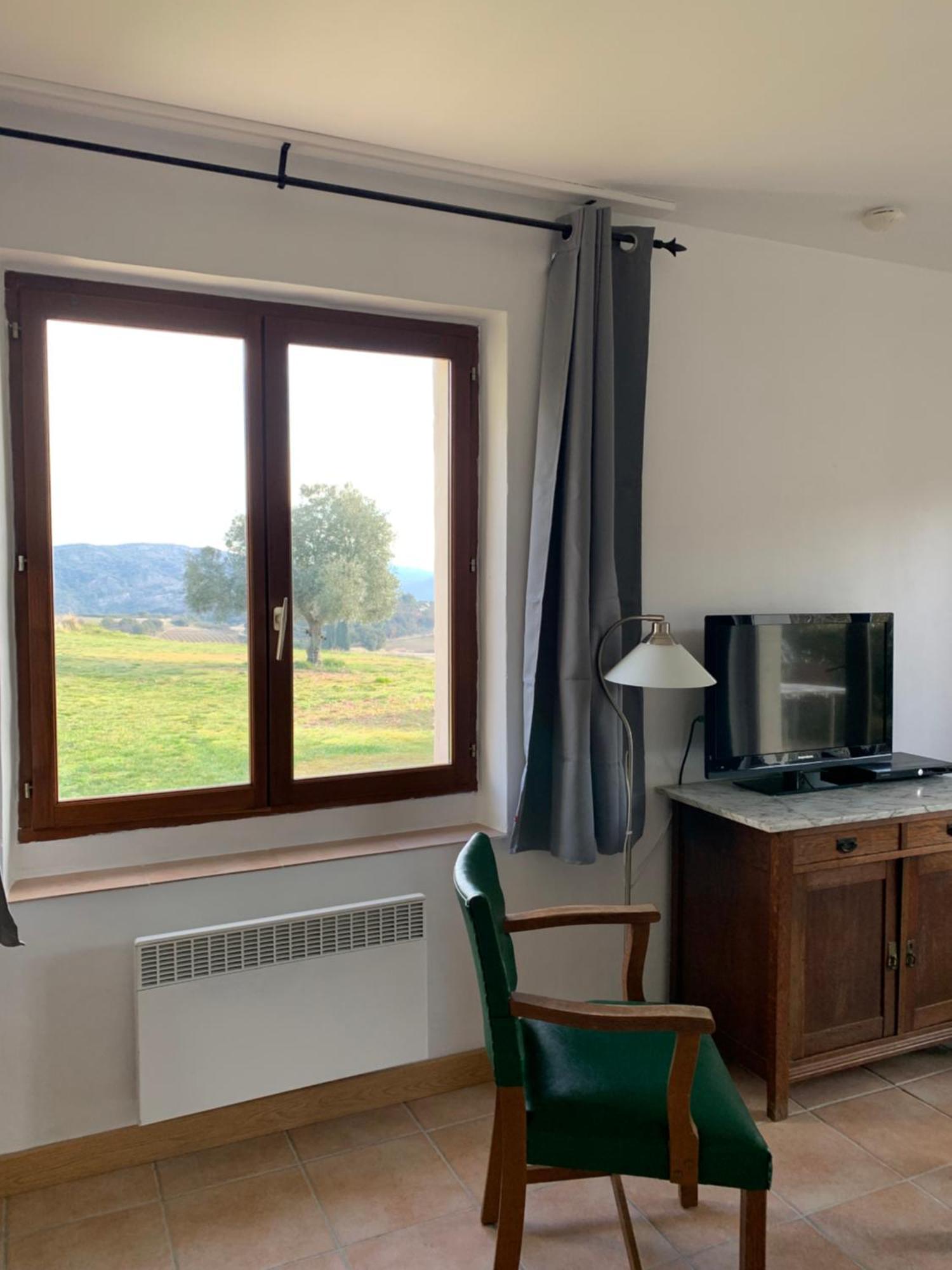 Gites "Entre Les Vignes" Tourreilles 外观 照片