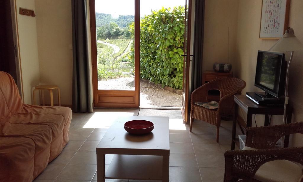 Gites "Entre Les Vignes" Tourreilles 外观 照片