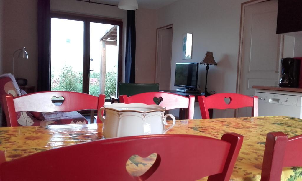 Gites "Entre Les Vignes" Tourreilles 外观 照片